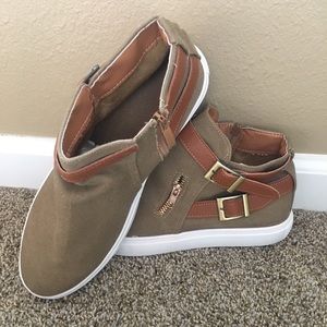 Canvas Zipper Booties